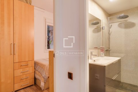 Apartment for sale in Barcelona, Spain 3 bedrooms, 96 sq.m. No. 192632 - photo 14