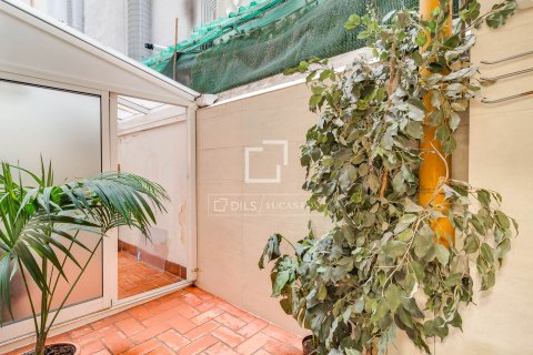 Apartment for sale in Barcelona, Spain 3 bedrooms, 96 sq.m. No. 192632 - photo 26