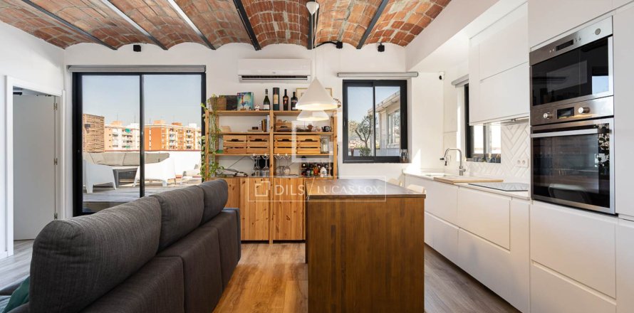Penthouse in Barcelona, Spain 1 bedroom, 62 sq.m. No. 192630