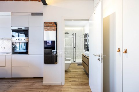 Penthouse for sale in Barcelona, Spain 1 bedroom, 62 sq.m. No. 192630 - photo 5