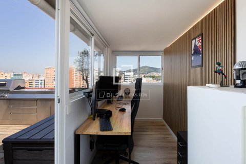 Penthouse for sale in Barcelona, Spain 1 bedroom, 62 sq.m. No. 192630 - photo 8