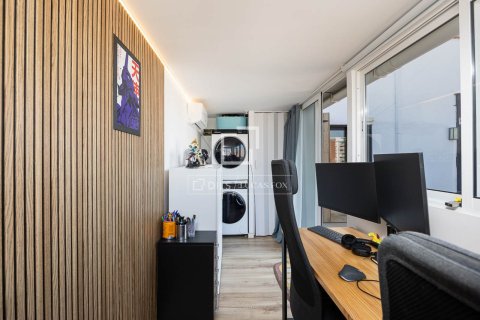Penthouse for sale in Barcelona, Spain 1 bedroom, 62 sq.m. No. 192630 - photo 9