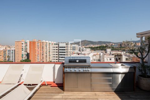 Penthouse for sale in Barcelona, Spain 1 bedroom, 62 sq.m. No. 192630 - photo 12
