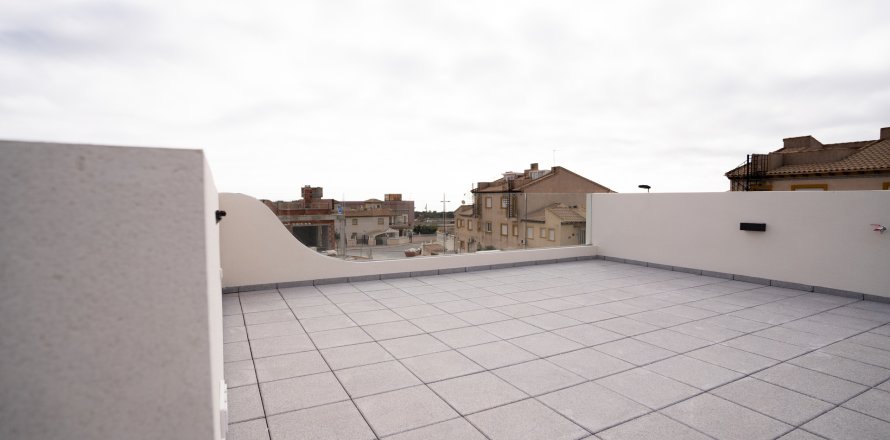 Bungalow à Pilar de la Horadada, Alicante, Espagne 2 chambres, 74 m2 No. 136303