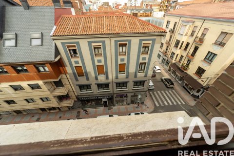 Apartamento en venta en León, España 4 dormitorios, 190 m2 No. 188418 - foto 2