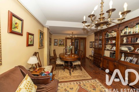 Apartamento en venta en León, España 4 dormitorios, 190 m2 No. 188418 - foto 3