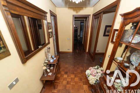 Apartamento en venta en León, España 4 dormitorios, 190 m2 No. 188418 - foto 9