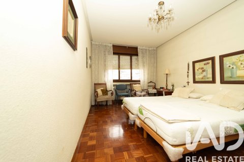 Apartamento en venta en León, España 4 dormitorios, 190 m2 No. 188418 - foto 19
