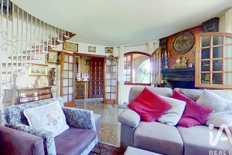 House à vendre à Roda de Berà, Tarragona, Espagne, 5 chambres, 253 m2 No. 188415 - photo 7