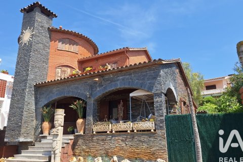 House à vendre à Roda de Berà, Tarragona, Espagne, 5 chambres, 253 m2 No. 188415 - photo 2