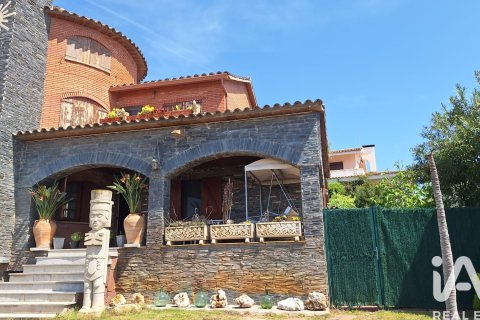 House à vendre à Roda de Berà, Tarragona, Espagne, 5 chambres, 253 m2 No. 188415 - photo 3