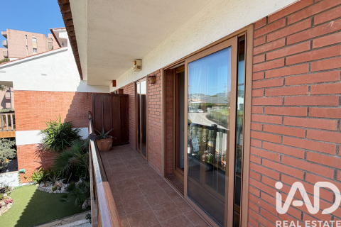 House for rent in Premia De Mar, Barcelona, Spain 4 bedrooms, 245 sq.m. No. 188519 - photo 19