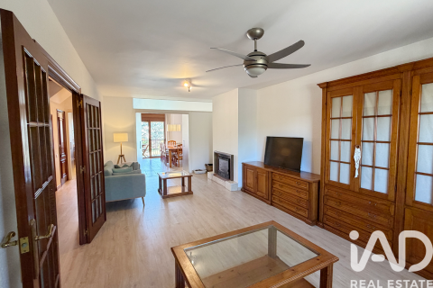 House for rent in Premia De Mar, Barcelona, Spain 4 bedrooms, 245 sq.m. No. 188519 - photo 4