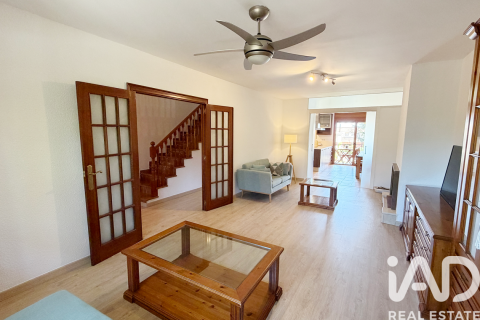 House for rent in Premia De Mar, Barcelona, Spain 4 bedrooms, 245 sq.m. No. 188519 - photo 3