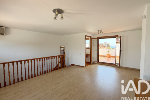 House for rent in Premia De Mar, Barcelona, Spain 4 bedrooms, 245 sq.m. No. 188519 - photo 21