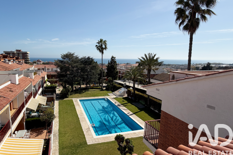 House in Premia De Mar, Barcelona, Spain 4 bedrooms, 245 sq.m. No. 188519