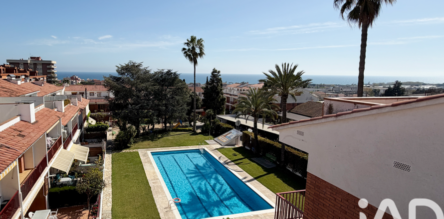 House in Premia De Mar, Barcelona, Spain 4 bedrooms, 245 sq.m. No. 188519
