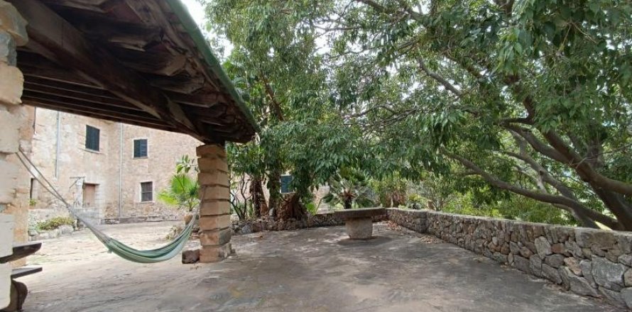 Villa Estellencs, Mallorca, Spain 12 bedrooms,  No. 103200