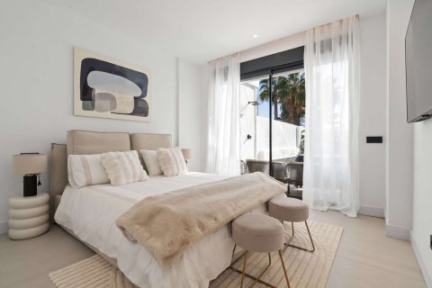 Apartament w Estepona, Malaga, Hiszpania 4 sypialnie, 269.13 mkw. nr 177666 – zdjęcie 12