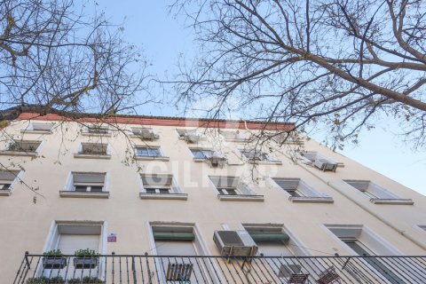 Apartment for sale Madrid, Spain 6 bedrooms, 131 sq.m. No. 113419 - photo 10