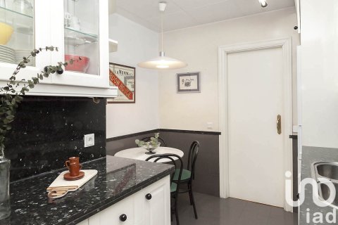 Lägenhet till salu i Barcelona, Spanien 4 sovrum, 90 kvm. Nr. 153248 - foto 10