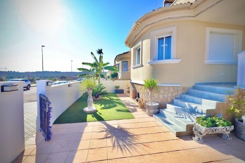 Villa pārdošanā San Miguel de Salinas, Alicante, Spānijā 4 istabas, 163 m2 Nr. 114997 - attēls 2
