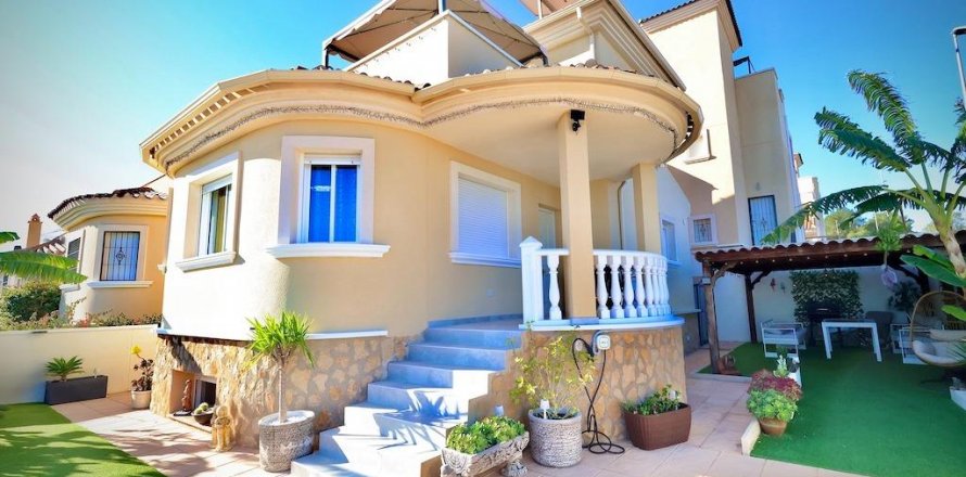 Villa San Miguel de Salinas, Alicante, Spānijā 4 istabas, 163 m2 Nr. 114997