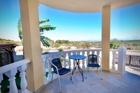 Villa pārdošanā San Miguel de Salinas, Alicante, Spānijā 4 istabas, 163 m2 Nr. 114997 - attēls 3