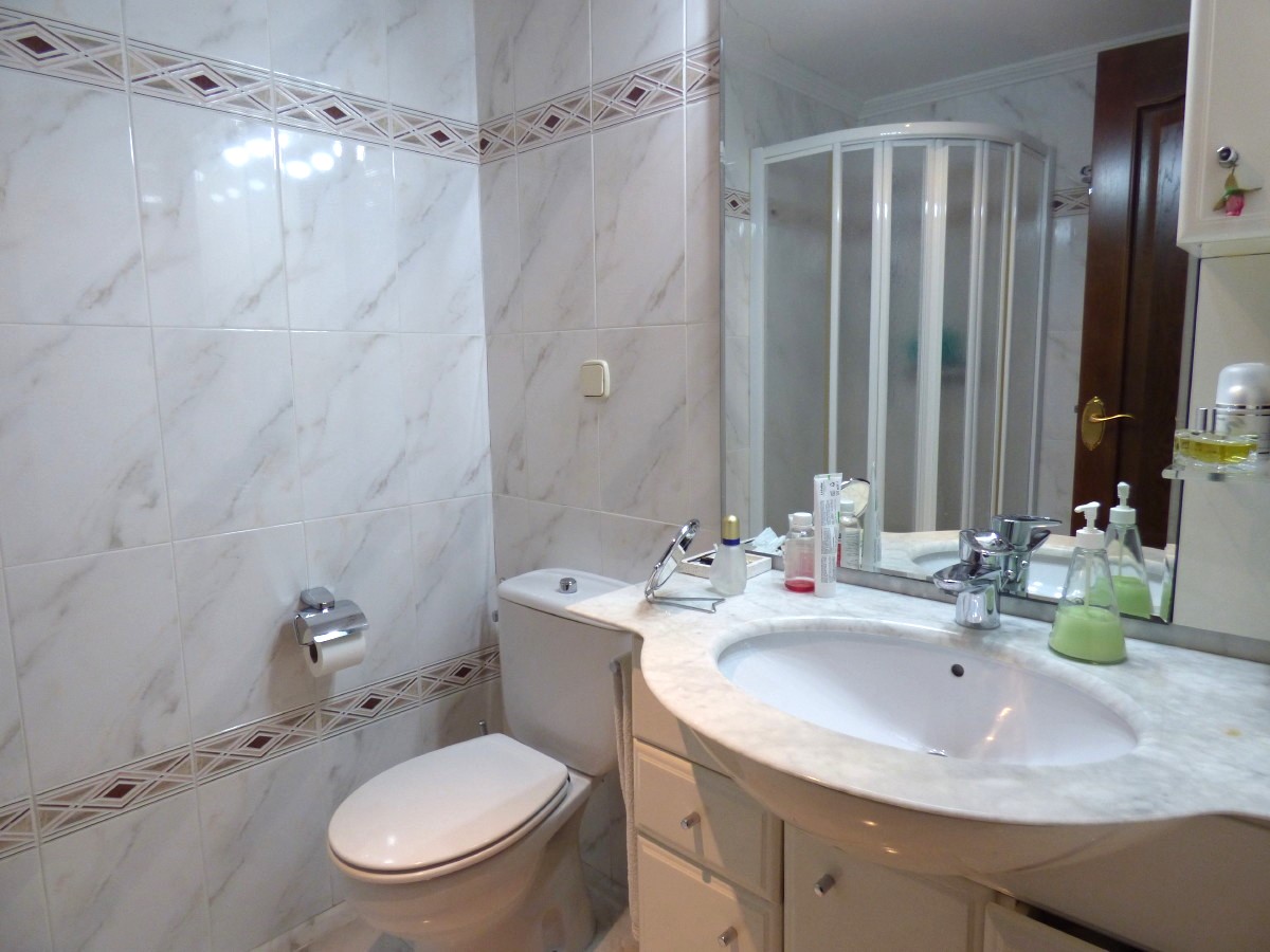 Villa à Benidorm, Alicante, Espagne 6 chambres, 253 m2 No. 192485