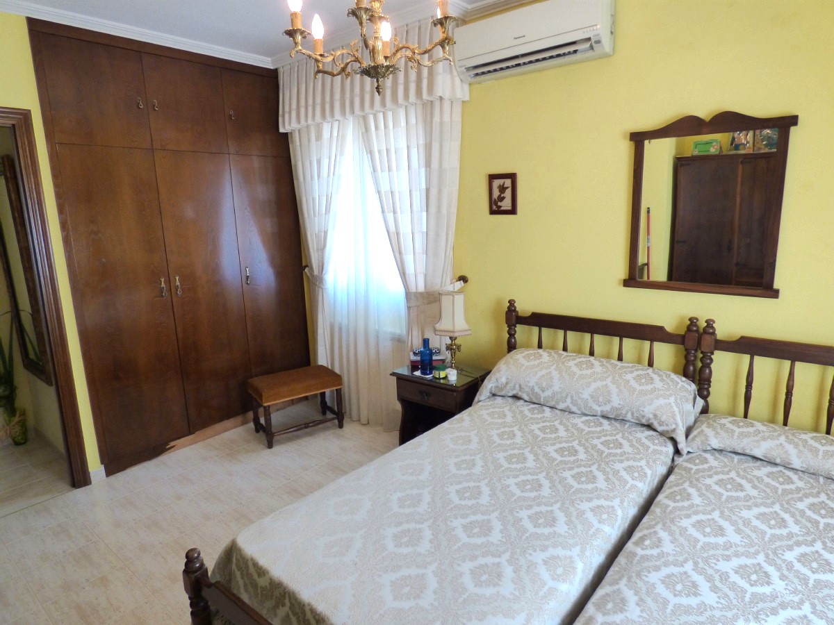 Villa à Benidorm, Alicante, Espagne 6 chambres, 253 m2 No. 192485
