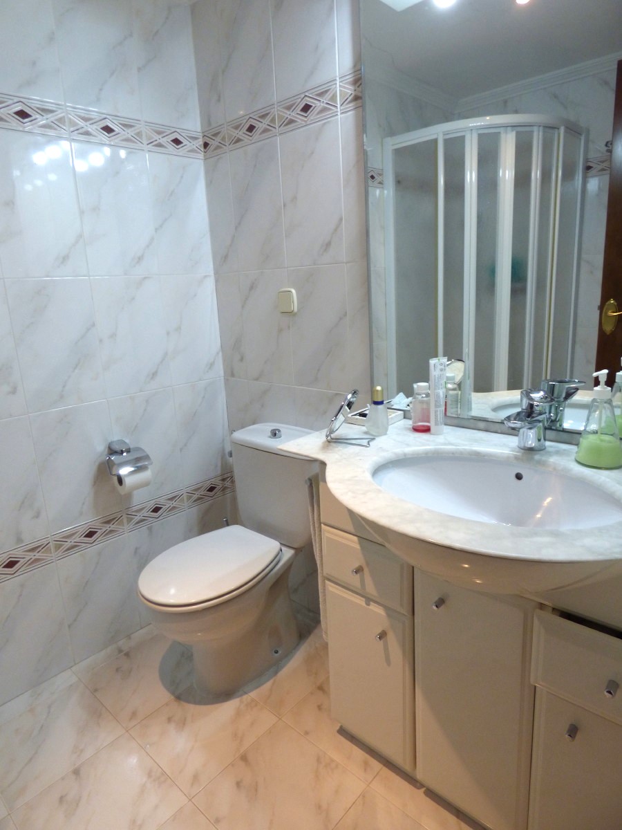 Villa à Benidorm, Alicante, Espagne 6 chambres, 253 m2 No. 192485