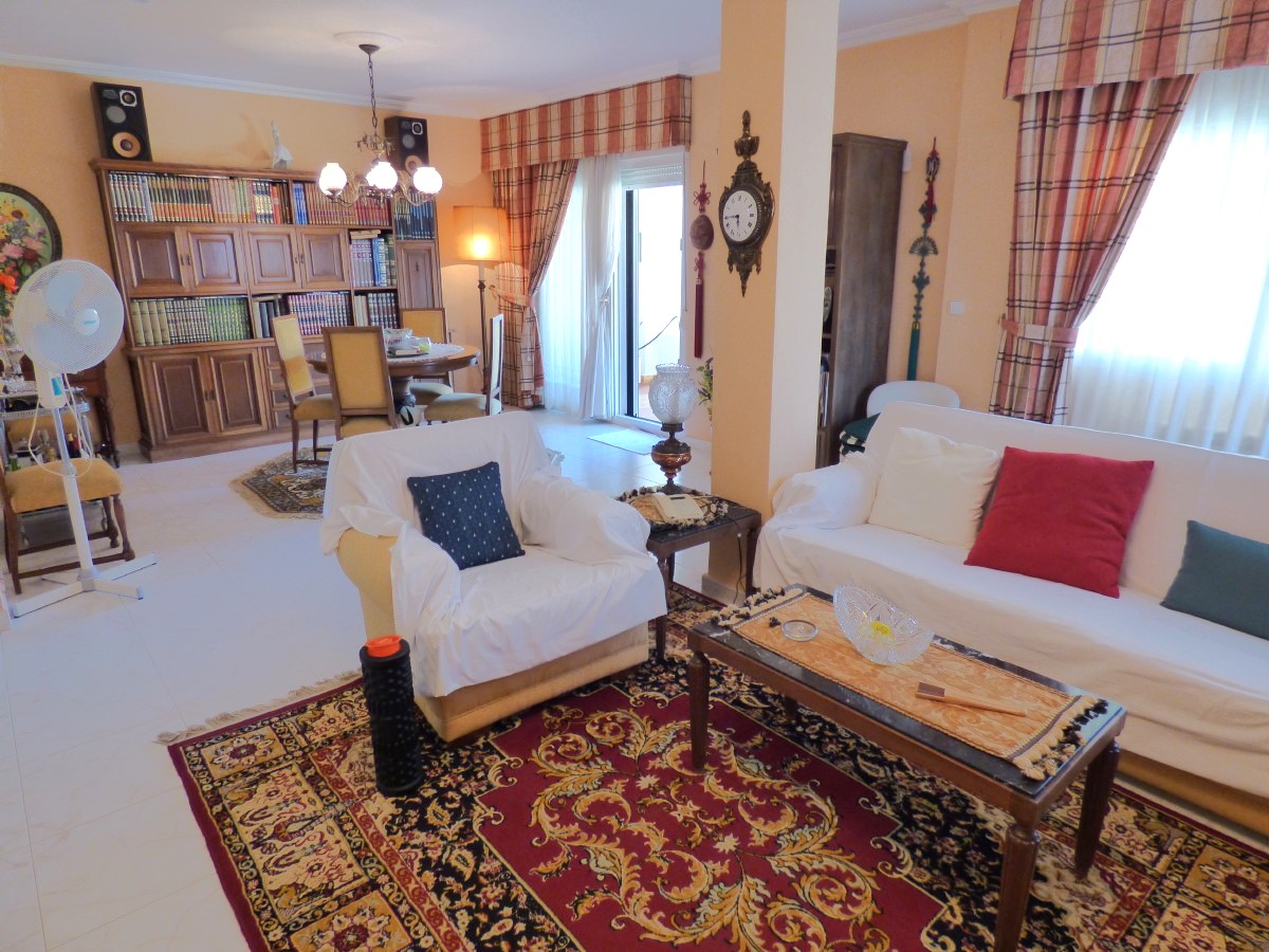 Villa à Benidorm, Alicante, Espagne 6 chambres, 253 m2 No. 192485