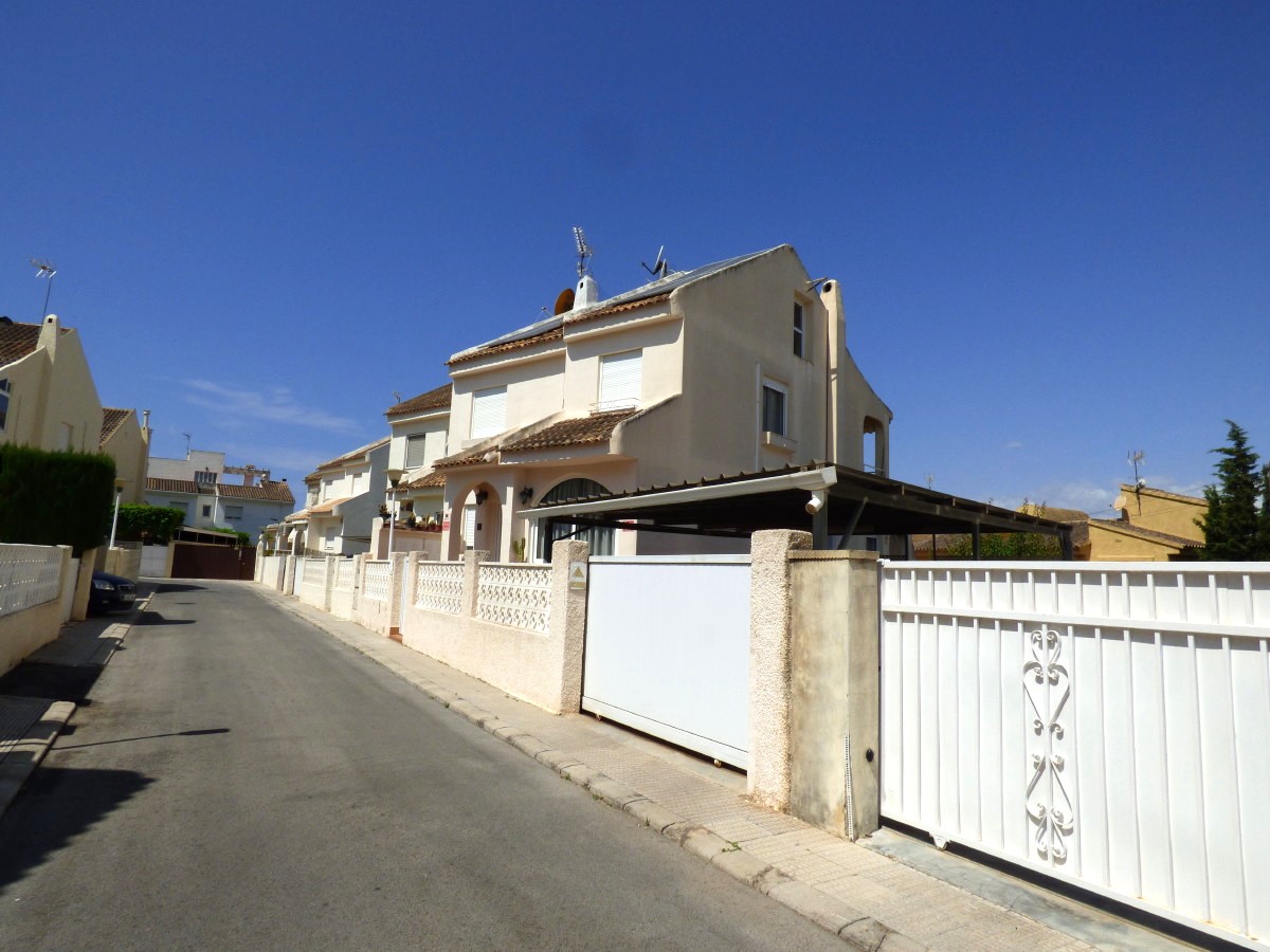 Villa à Benidorm, Alicante, Espagne 6 chambres, 253 m2 No. 192485