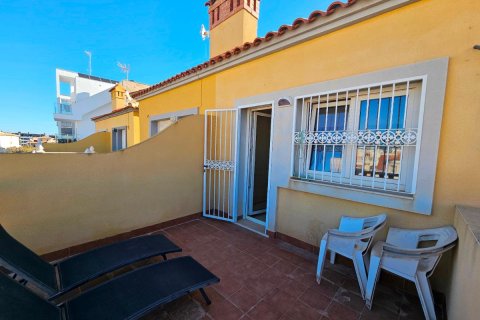 Hus till salu La Zenia, Alicante, Spanien 3 sovrum, 130 kvm. Nr. 112986 - foto 11