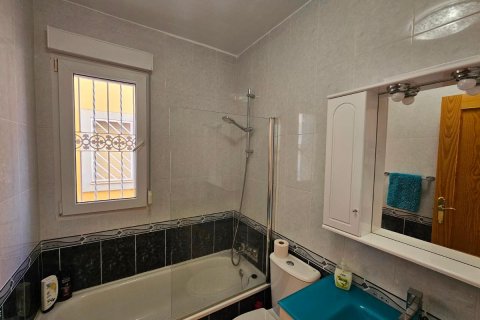 Hus till salu La Zenia, Alicante, Spanien 3 sovrum, 130 kvm. Nr. 112986 - foto 29