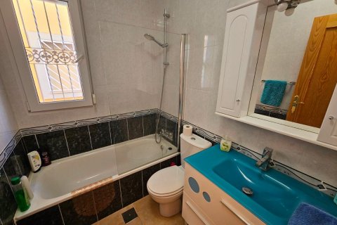 Hus till salu La Zenia, Alicante, Spanien 3 sovrum, 130 kvm. Nr. 112986 - foto 7