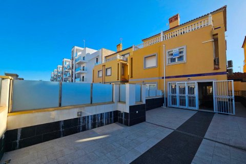 Hus till salu La Zenia, Alicante, Spanien 3 sovrum, 130 kvm. Nr. 112986 - foto 1