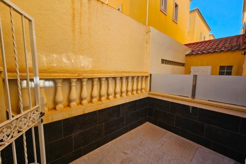 Hus till salu La Zenia, Alicante, Spanien 3 sovrum, 130 kvm. Nr. 112986 - foto 22