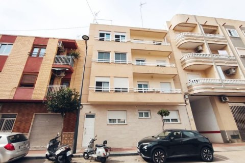 Apartment for sale Guardamar del Segura, Alicante, Spain 4 bedrooms, 130 sq.m. No. 112988 - photo 1