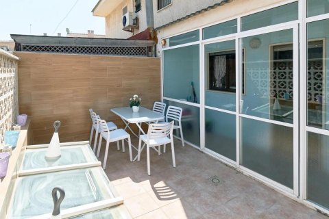 Villa en venta Guardamar del Segura, Alicante, España 4 dormitorios, 168 m2 No. 112992 - foto 4
