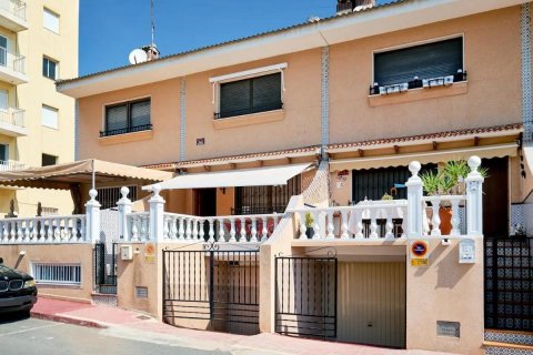 Villa en venta Guardamar del Segura, Alicante, España 4 dormitorios, 168 m2 No. 112992 - foto 1