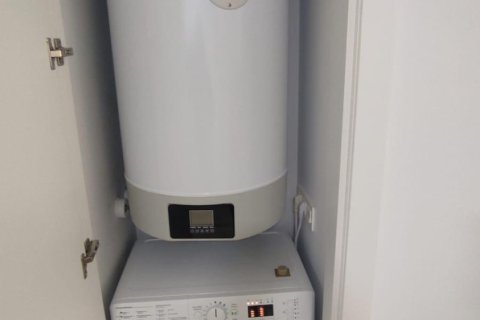 Apartamento en alquiler en Alicante, España 1 dormitorio, 55 m2 No. 165536 - foto 15