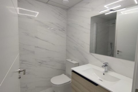 Apartamento en alquiler en Alicante, España 1 dormitorio, 55 m2 No. 165538 - foto 18