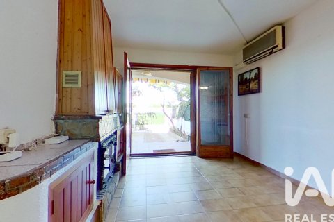 Radhus till salu i Creixell, Tarragona, Spanien 3 sovrum, 72 kvm. Nr. 172071 - foto 17