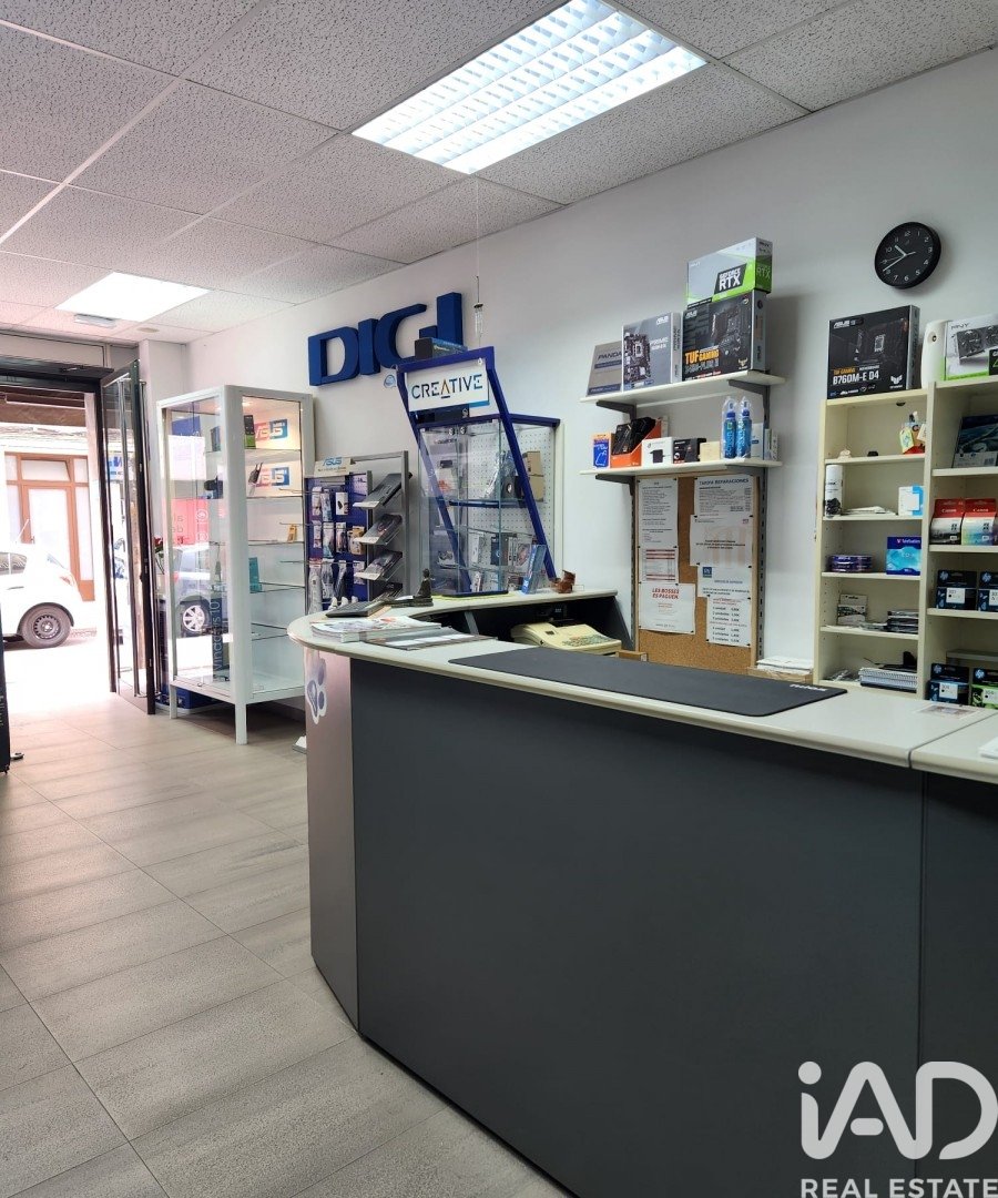Proprietà commerciale a Cornella De Llobregat, Barcelona, Spagna 61 mq. N° 185037