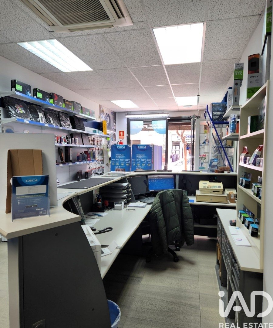 Proprietà commerciale a Cornella De Llobregat, Barcelona, Spagna 61 mq. N° 185037