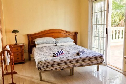 Продажа виллы в Плайя Фламенка II, Аликанте, Испания 4 спальни, 200м2 №145075 - фото 6