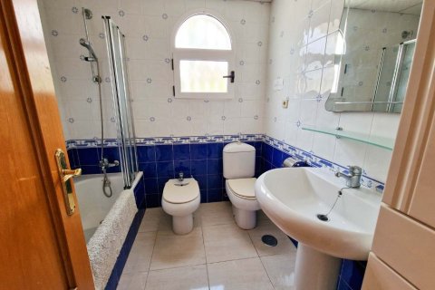 Продажа виллы в Плайя Фламенка II, Аликанте, Испания 4 спальни, 200м2 №145075 - фото 9