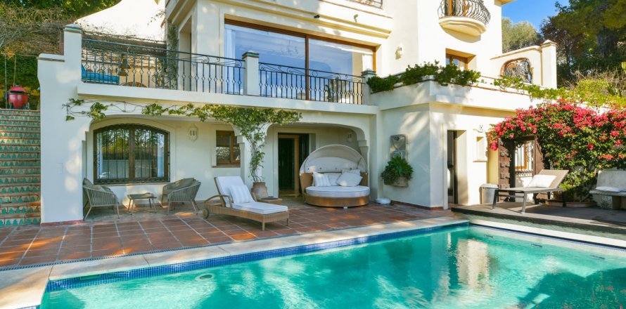 Villa in Marbella, Malaga, Spain 5 bedrooms, 497 sq.m. No. 70966