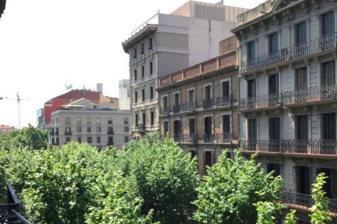 Apartment for sale in L'Eixample, Barcelona, Spain No. 167288 - photo 5